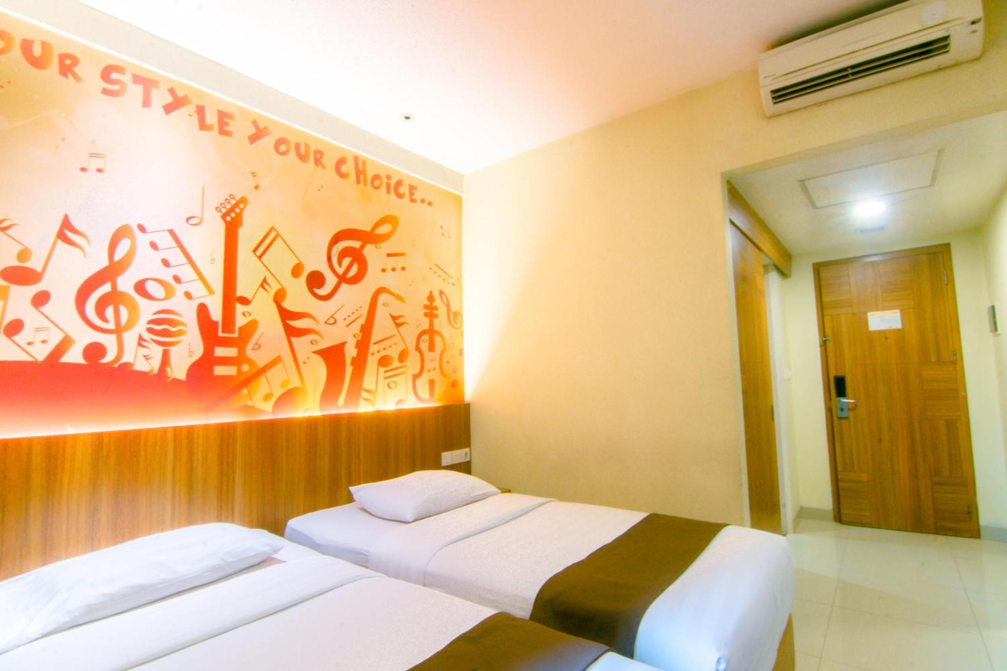 Purwodadi  Front One Hotel Purwodadi מראה חיצוני תמונה