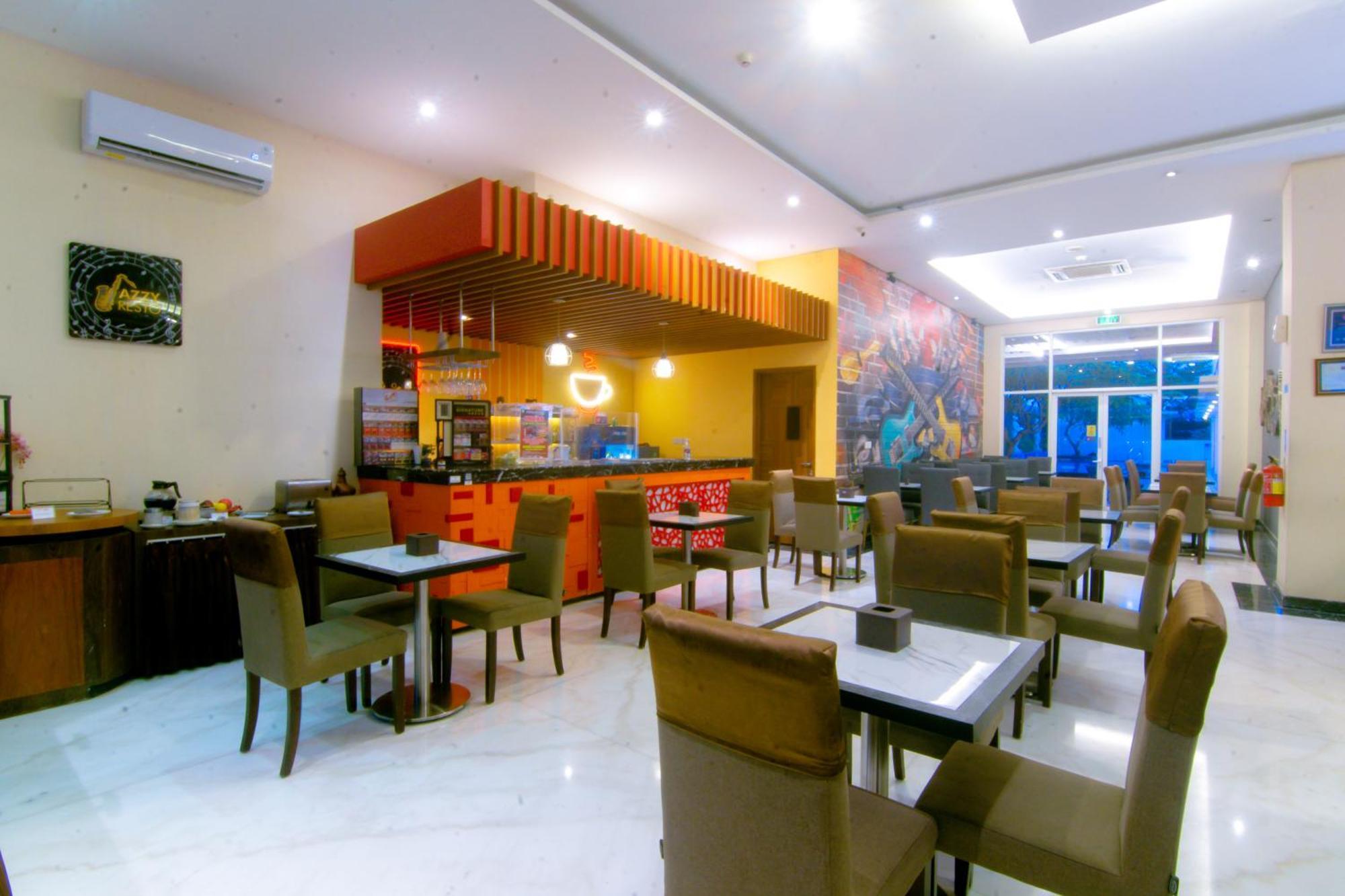 Purwodadi  Front One Hotel Purwodadi מראה חיצוני תמונה