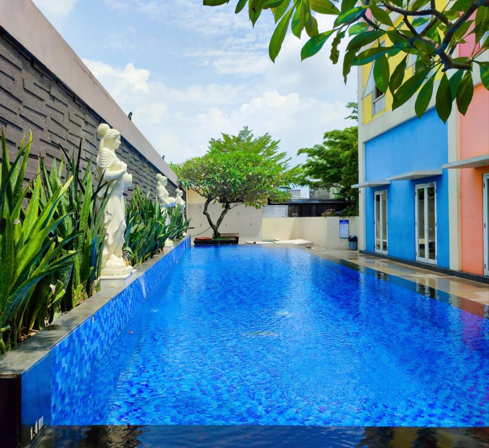 Purwodadi  Front One Hotel Purwodadi מראה חיצוני תמונה